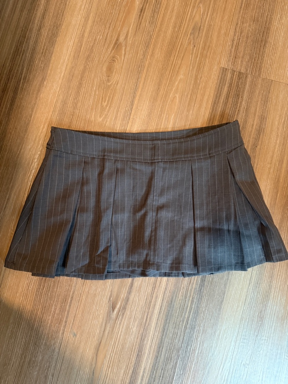 Pacsun Beverly and Beck Pleated Pinstripe Mini Skirt Black White Striped BNWOT